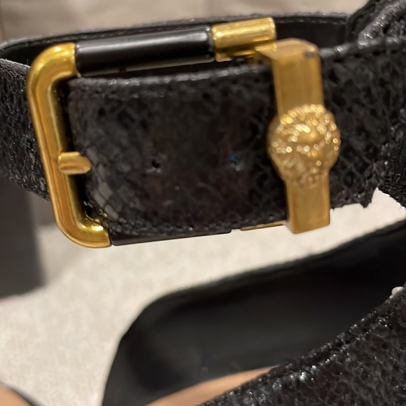 Call it spring Disney Lioness black ankle strap pumps - Picture 3 of 8